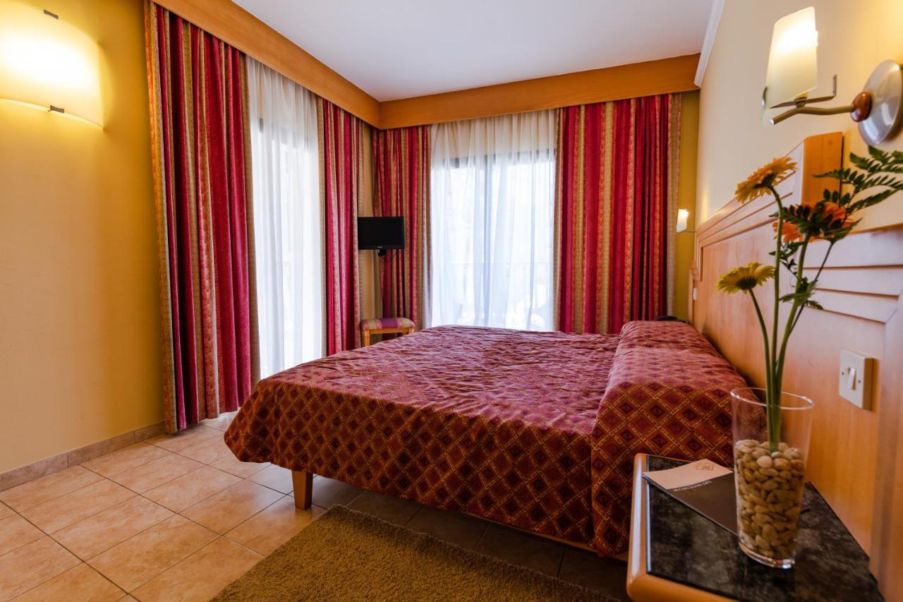 Hotel San Andrea ซเลนดิ ภายนอก รูปภาพ