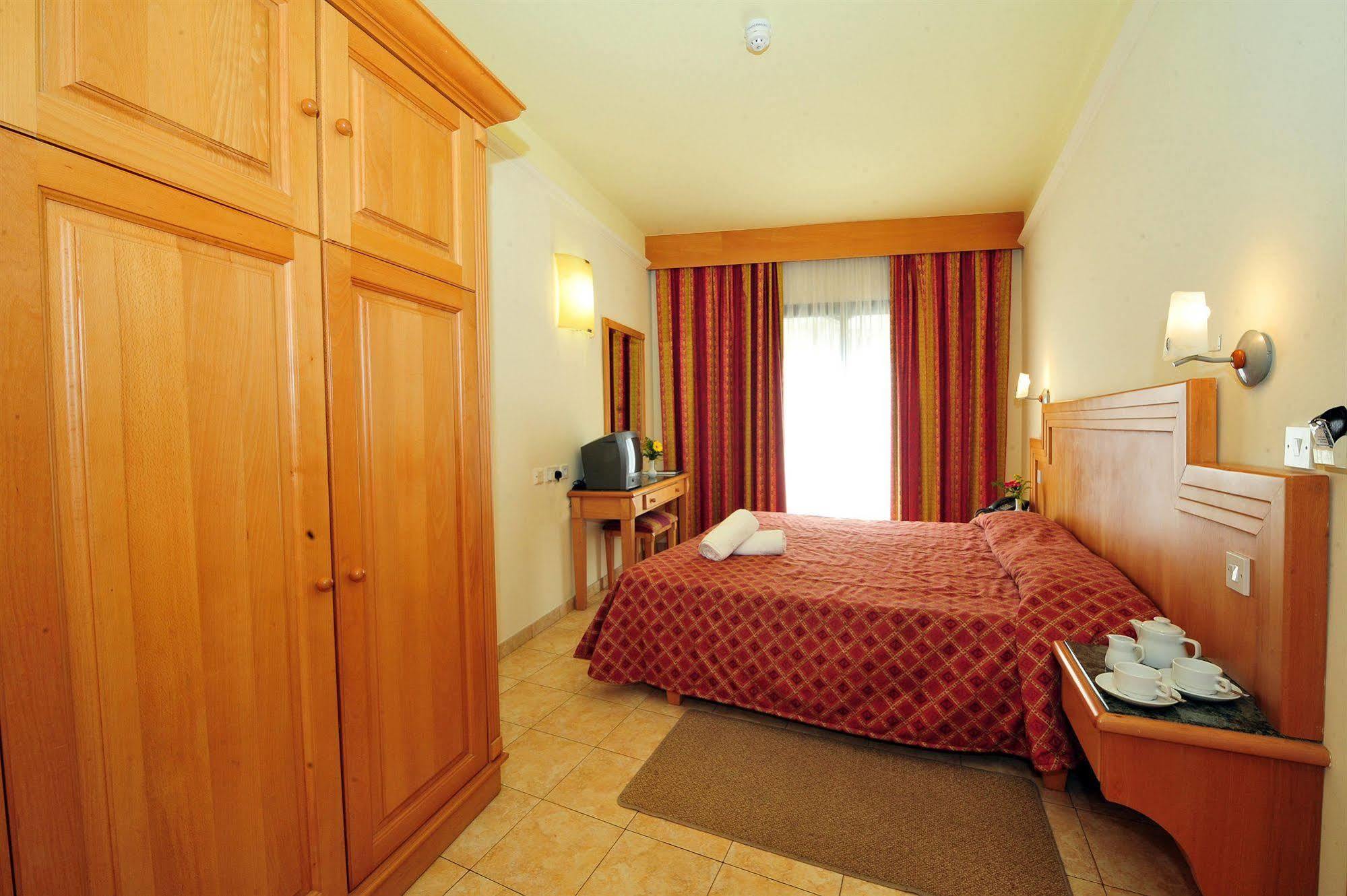 Hotel San Andrea ซเลนดิ ภายนอก รูปภาพ